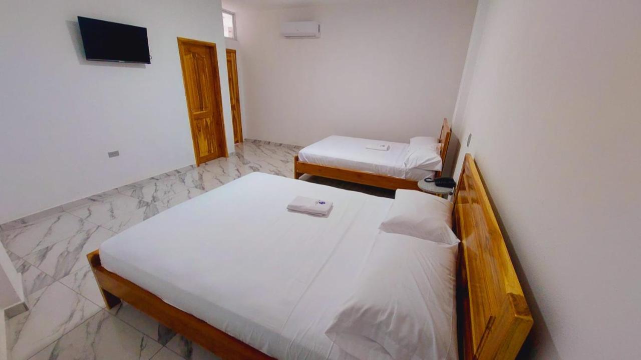 Hostal Amelia De La Rosa มันตา ภายนอก รูปภาพ