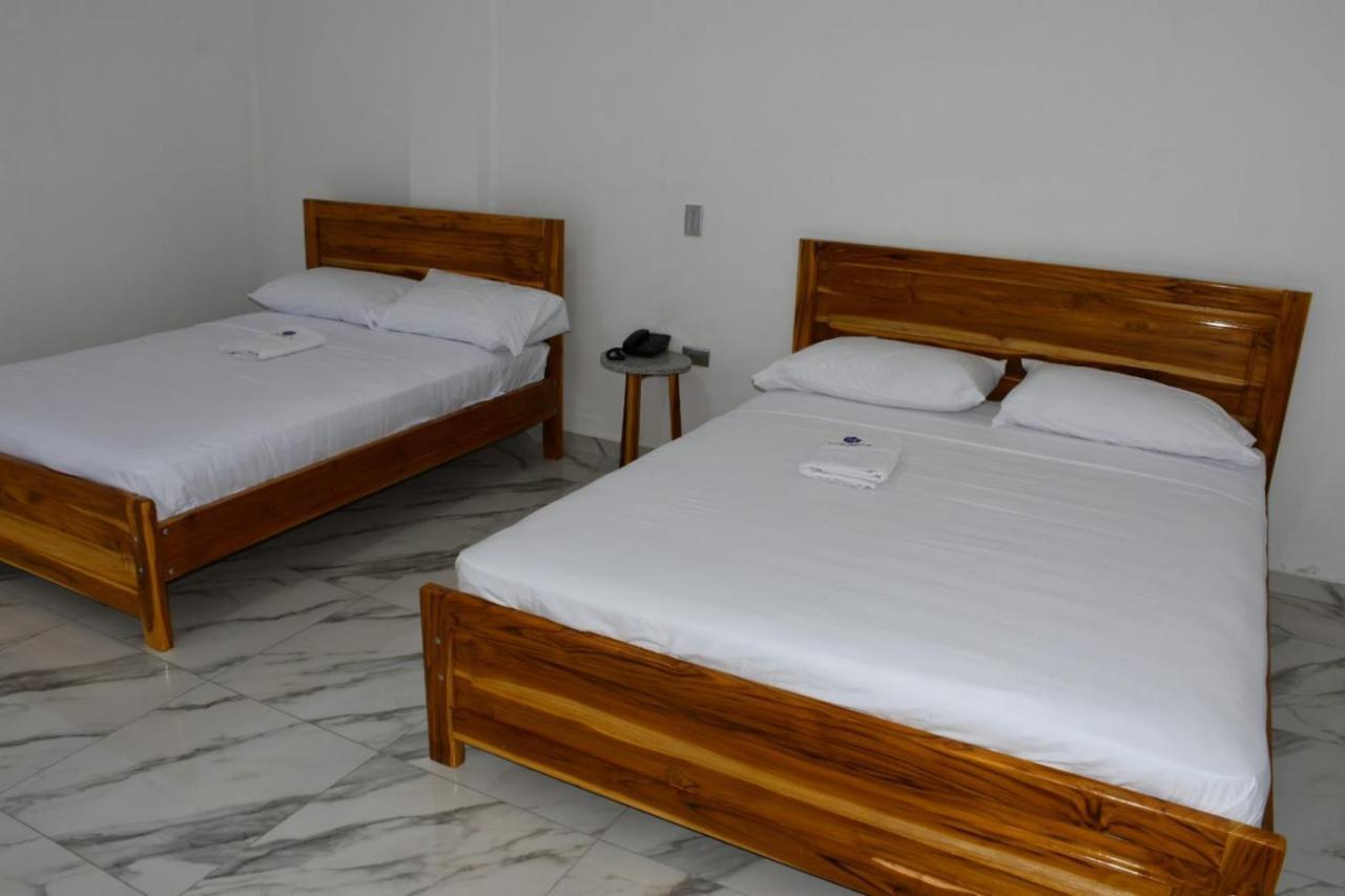 Hostal Amelia De La Rosa มันตา ภายนอก รูปภาพ